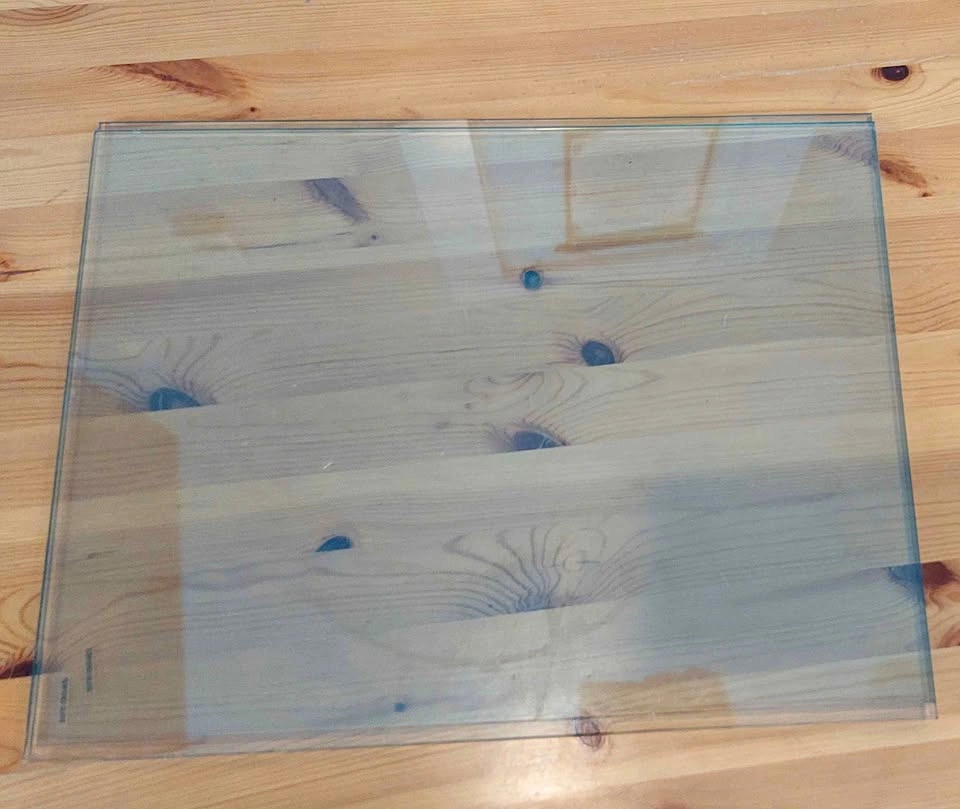 Qty2 Clear Tempered Glass Shelves 22.5x17"