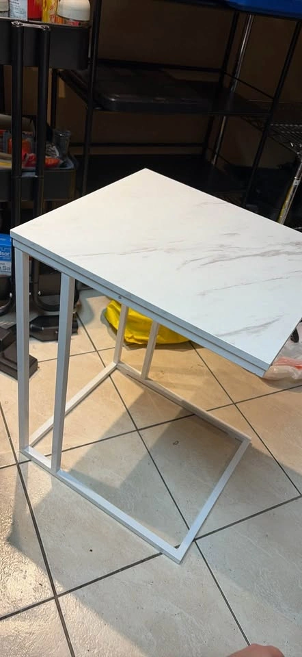 White Marble C-Shaped Side Table - photo 2