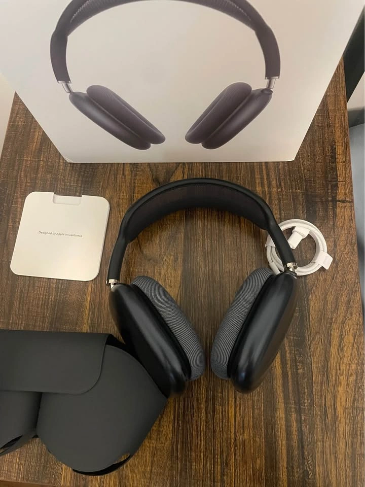 Airpod Max Midnight Black - Price Negotiable - photo 3