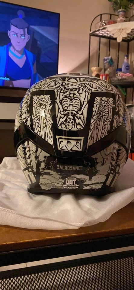 MOVING SALE!!! NEVER USED Icon Airform Sacrosanct Helmet - photo 3
