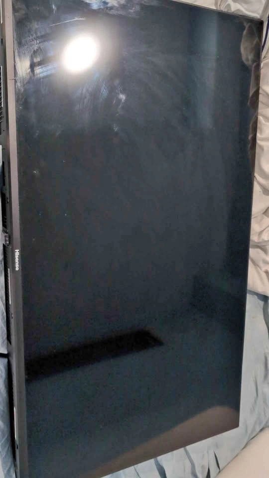 42 inch TV Hisense smart tv