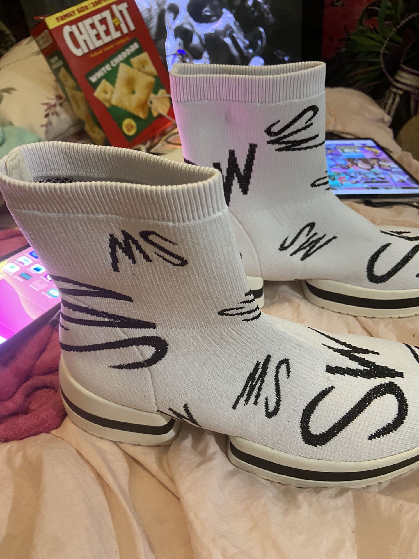 Ladies Stuart Weitzman Boot Shoes White & Black Size 8.5 Ankle - photo 2
