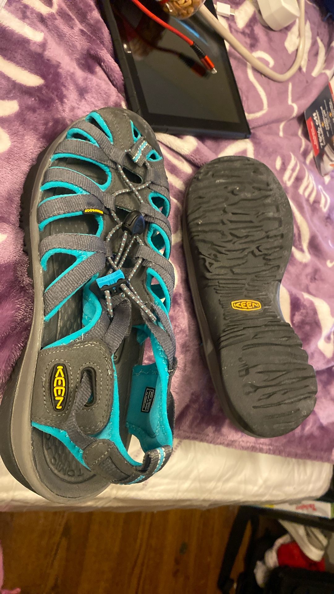 Ladies Keen Sandals Size 8.5 Preowned - photo 3
