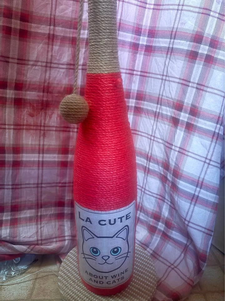 Cat scratching post