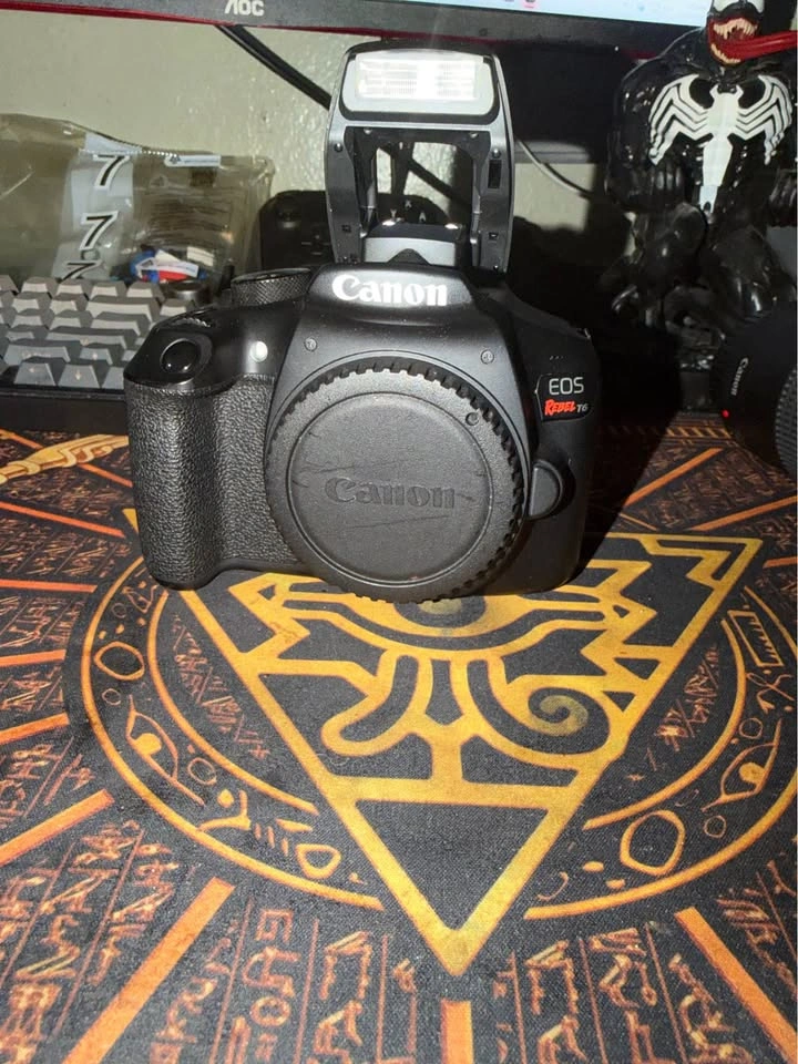 Canon T6 with Zoom Lens - photo 3