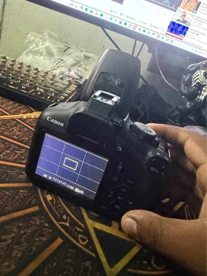 Canon T6 with Zoom Lens - photo 4
