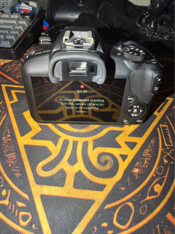 Canon EOS R100 Camera - photo 2