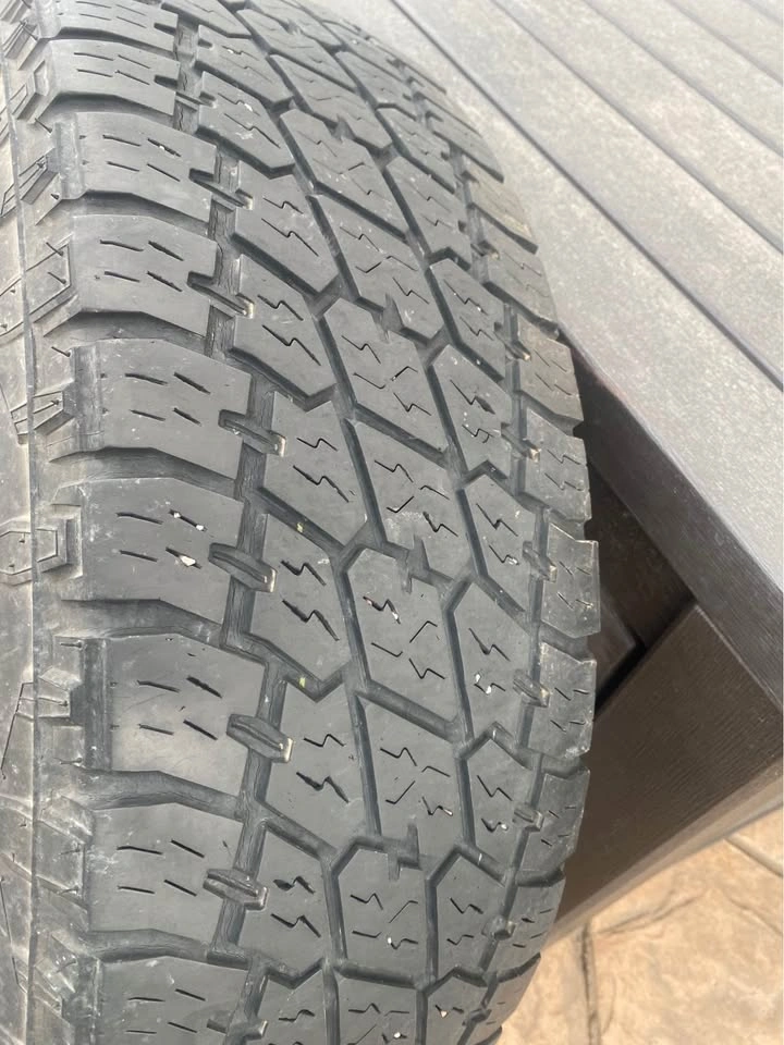 3 Jeep Wrangler Wheels 255/70R18 - photo 2