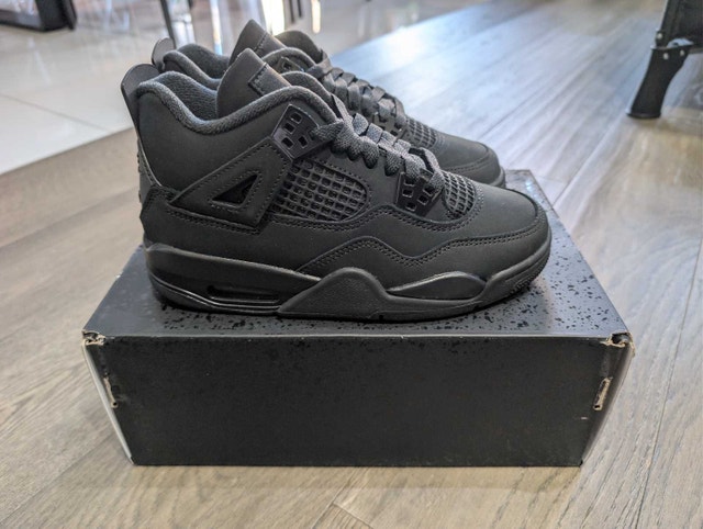 DS Air Jordan "Black Cat" 4 - Size 4Y