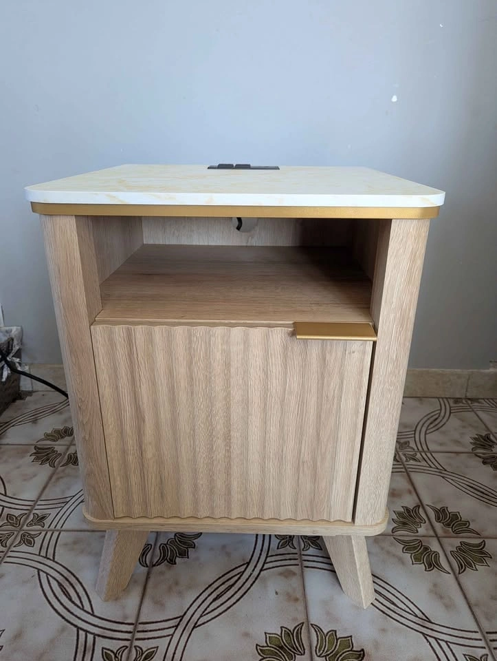 New - Fluted Side Table with Plug - photo 2
