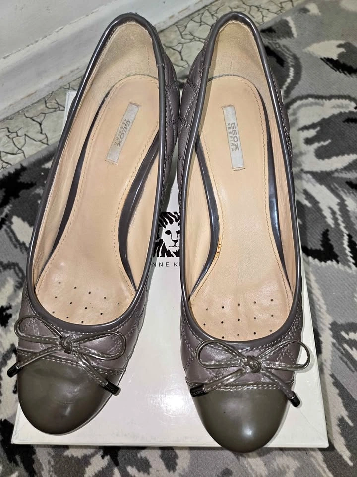 GEOX Respira Women's Italian Patent Leather Shoes Size 8.5 / 38.