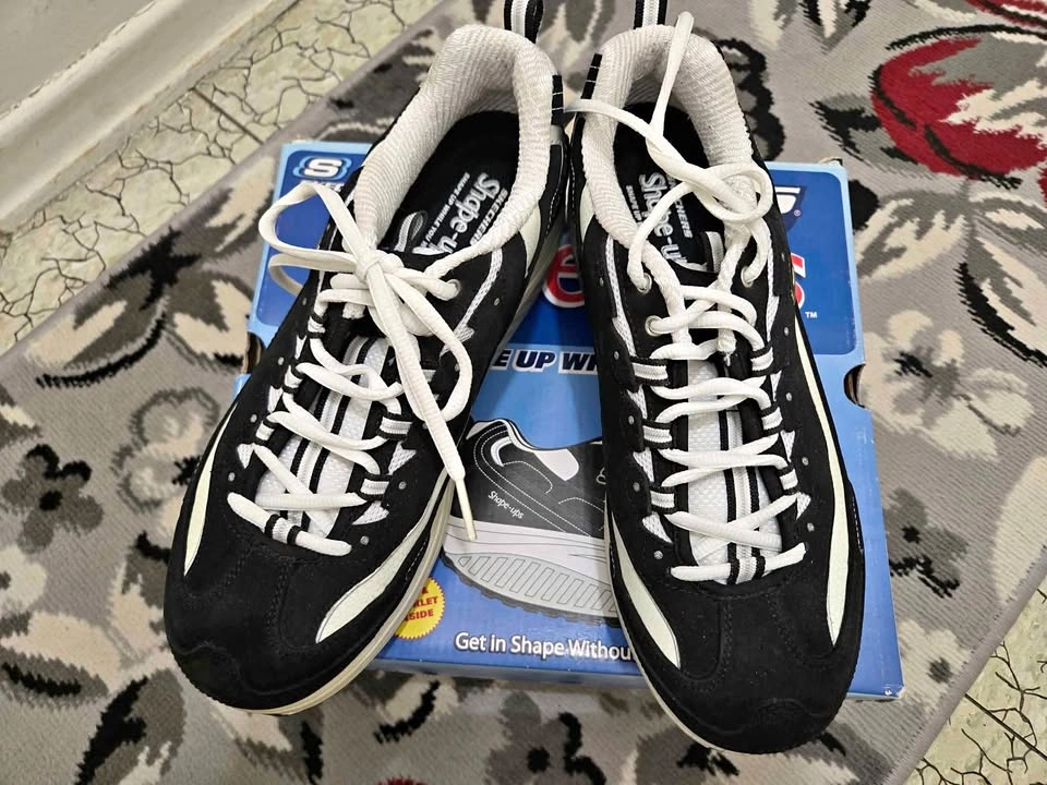 NEW Skechers Athletic Shoes Women's Shape-Up Size 10