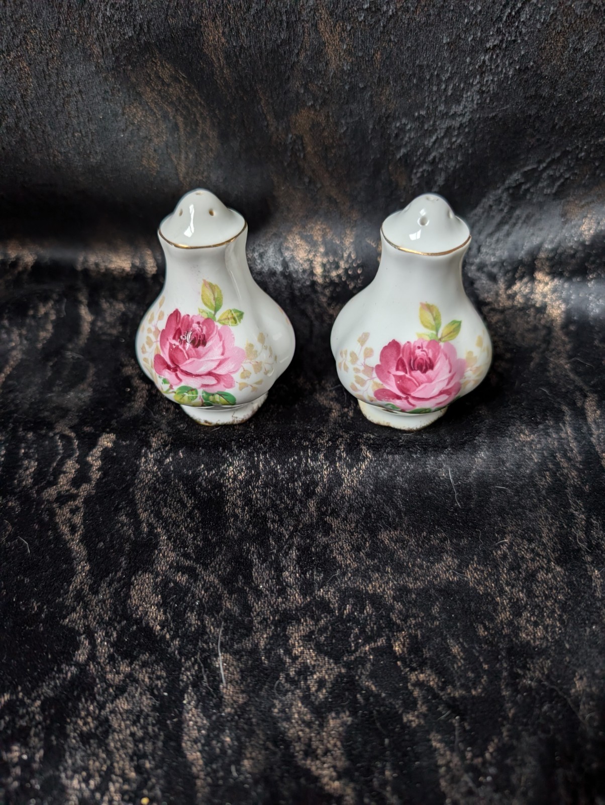 Royal Albert AMERICAN BEAUTY Salt Pepper Shakers