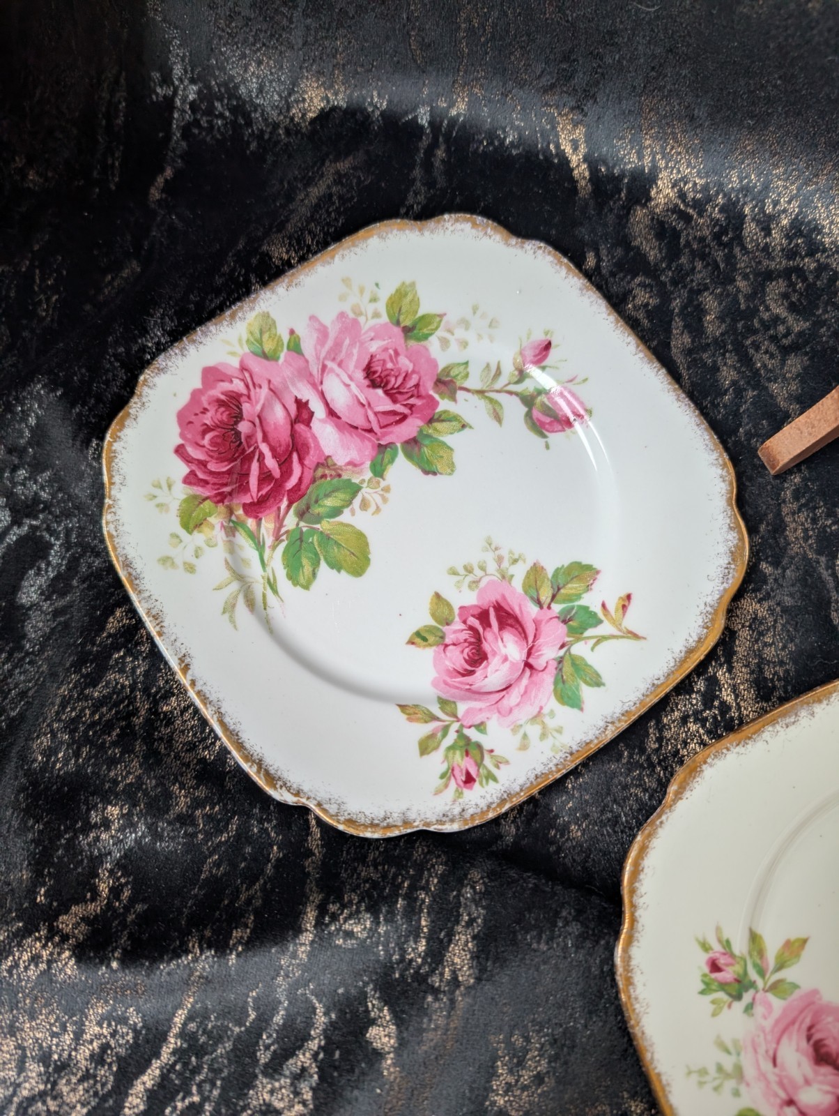 Set Of 4 6inch Royal Albert American Beauty Square Plates - photo 3