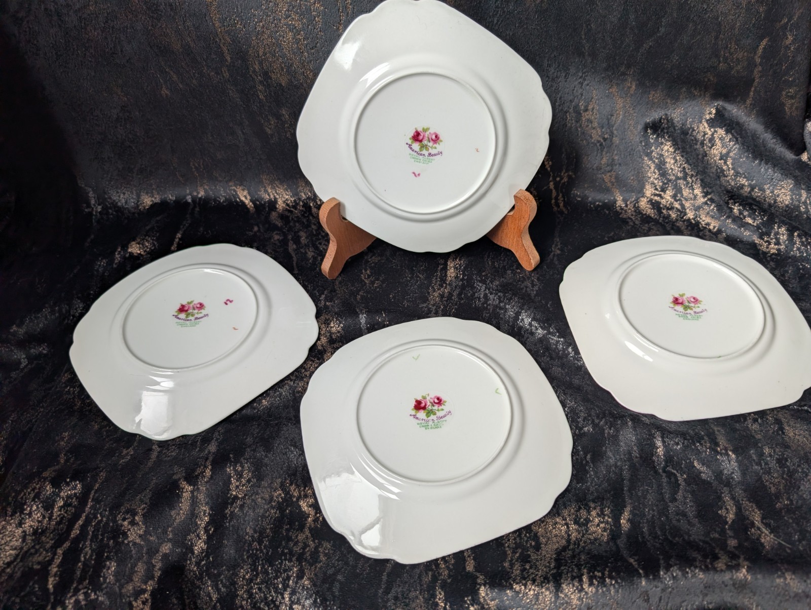 Set Of 4 6inch Royal Albert American Beauty Square Plates - photo 4