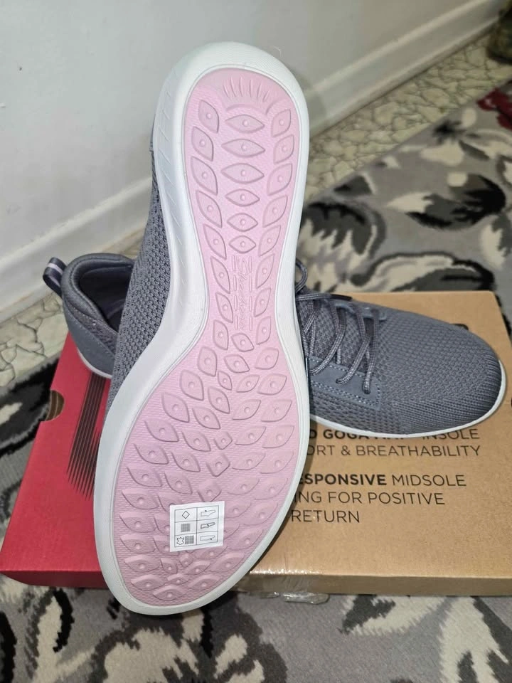 NEW in Box Women's Skechers shoes size 10 - photo 3