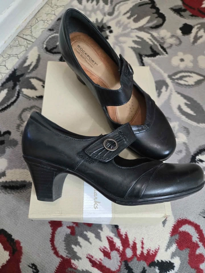 Rockport Cobb Hill Black Leather Mary Jane Heels, Size 8.5 - photo 2