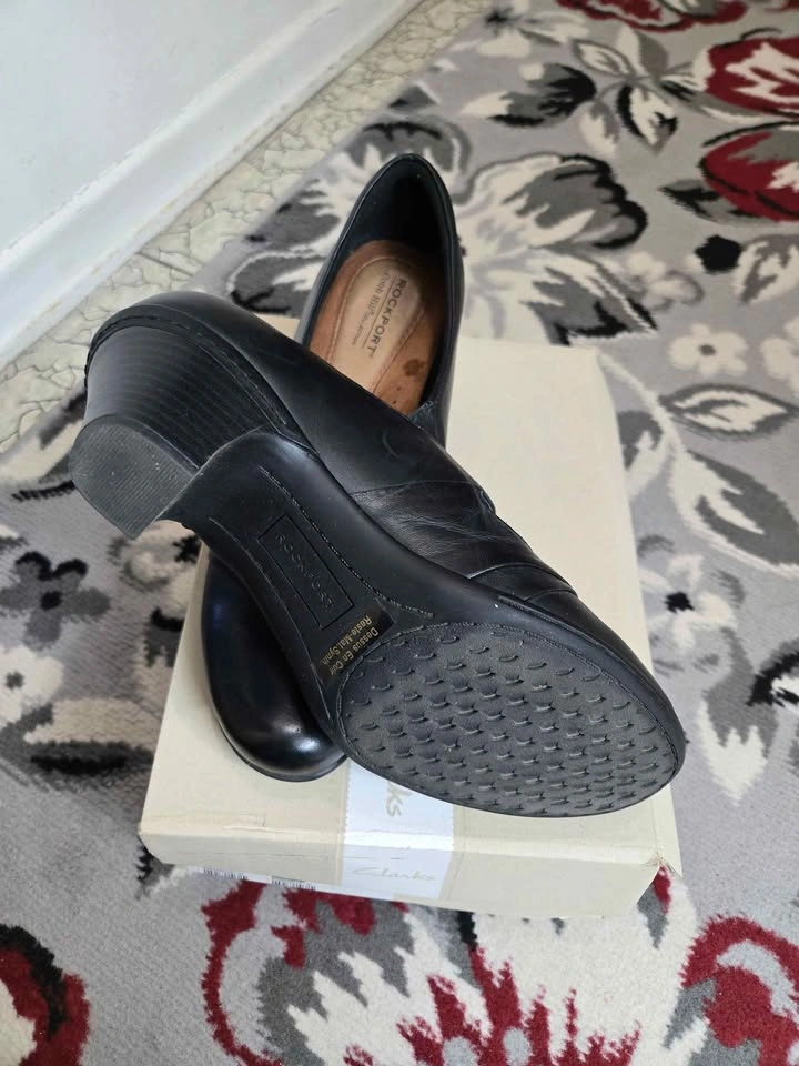 Rockport Cobb Hill Black Leather Mary Jane Heels, Size 8.5 - photo 3