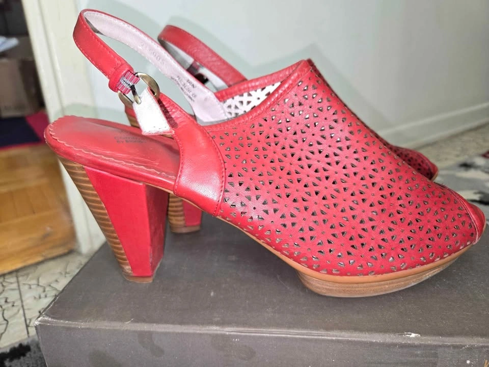 LIKE NEW Women's shoes, dark red, size 10 - photo 2