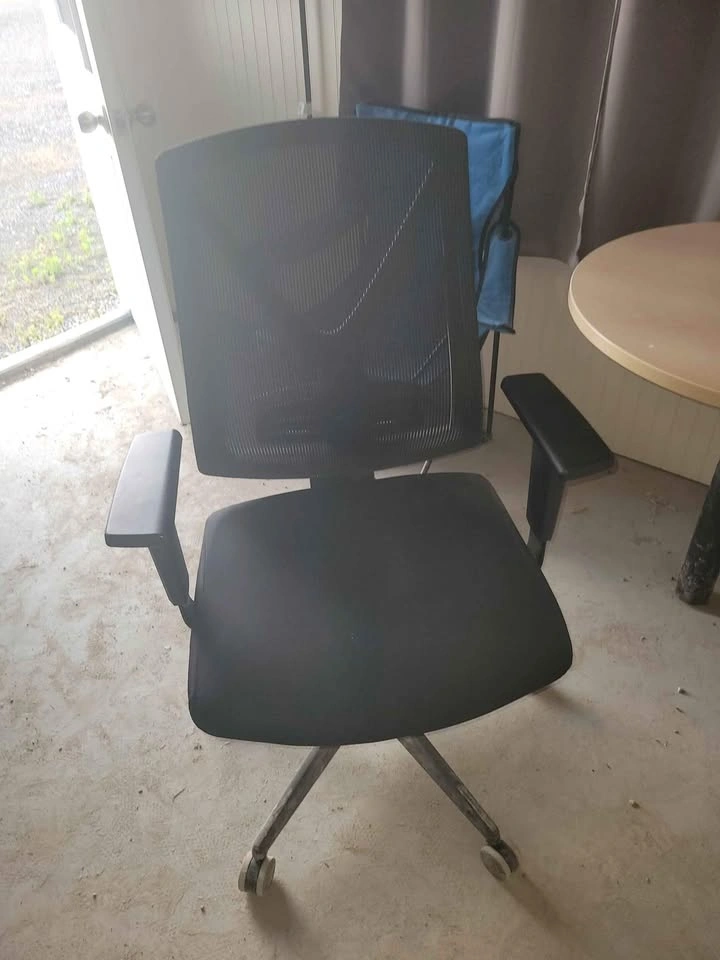 Office Chairs black - photo 4