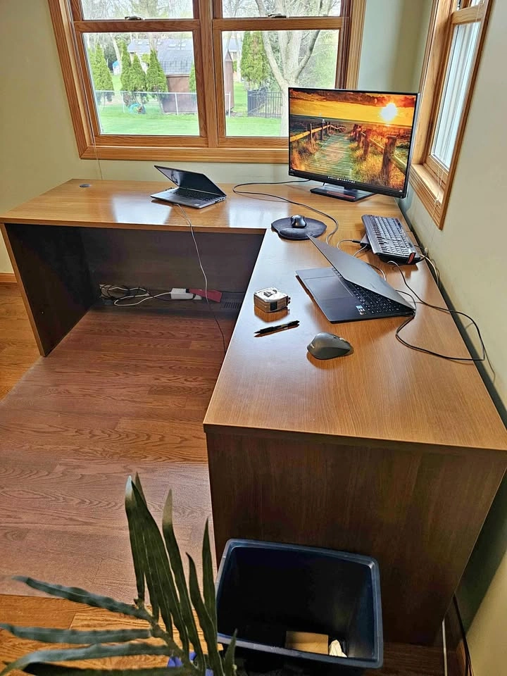 L shaped corner office desk 71 1/8" x 29 3/8", 77 1/8" x 23 1/8"