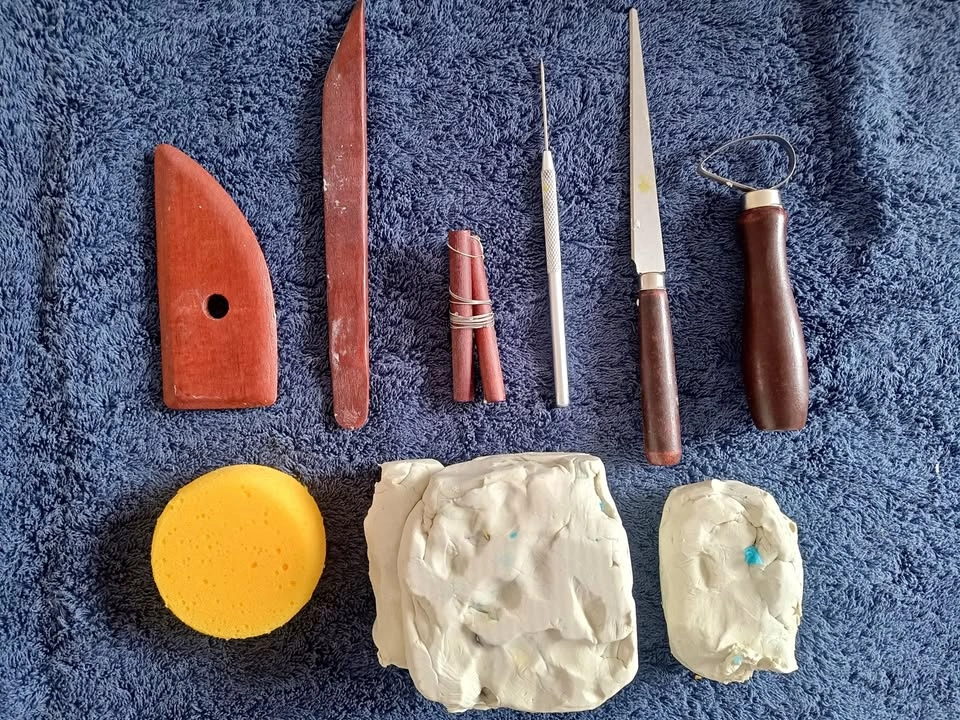 Clay Sculpting Tools + Clay – Set