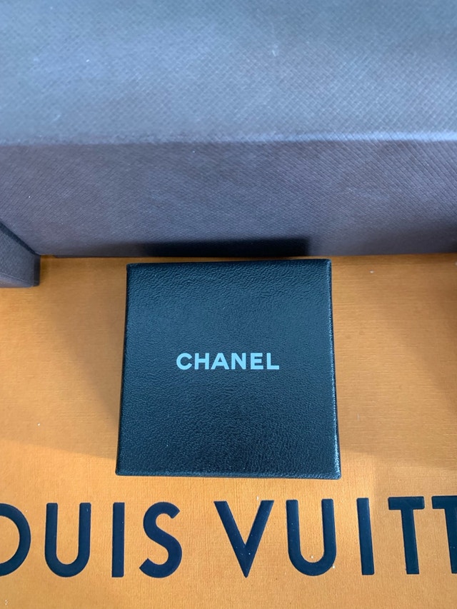 Designer Boxes & Bags - Gucci, Chanel, Dior, Tiffany - photo 4