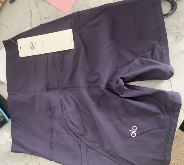 ALO yoga shorts 2 NEW w tags L/8 black/purple - photo 3