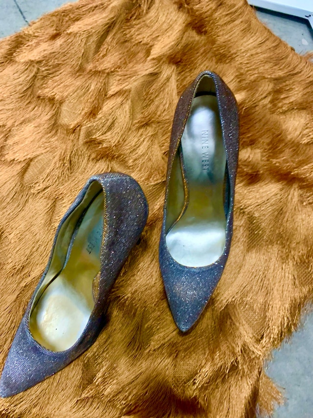 Nine West Stiletto Heels - Silver/Gold Sparkle - Size 8.5 - photo 4