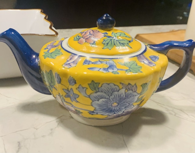 Teapot hand painted collectable Chelsea art pottery large
