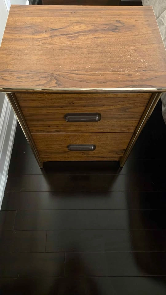 Moving- Side table/nightstand - photo 2