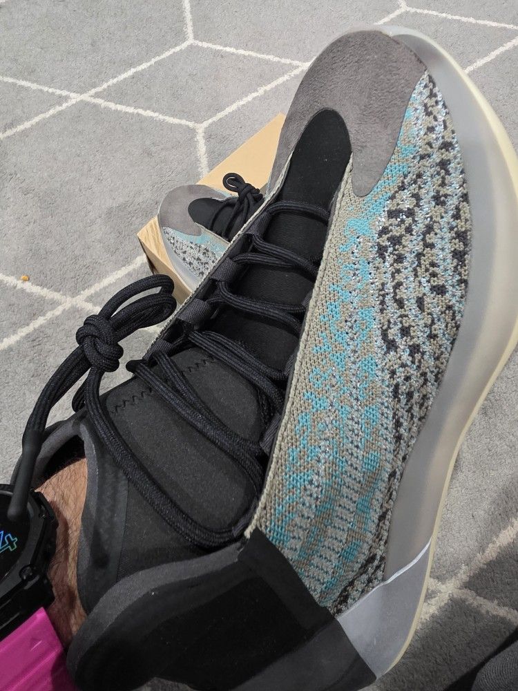 Yeezy QNTM Sz 12.5