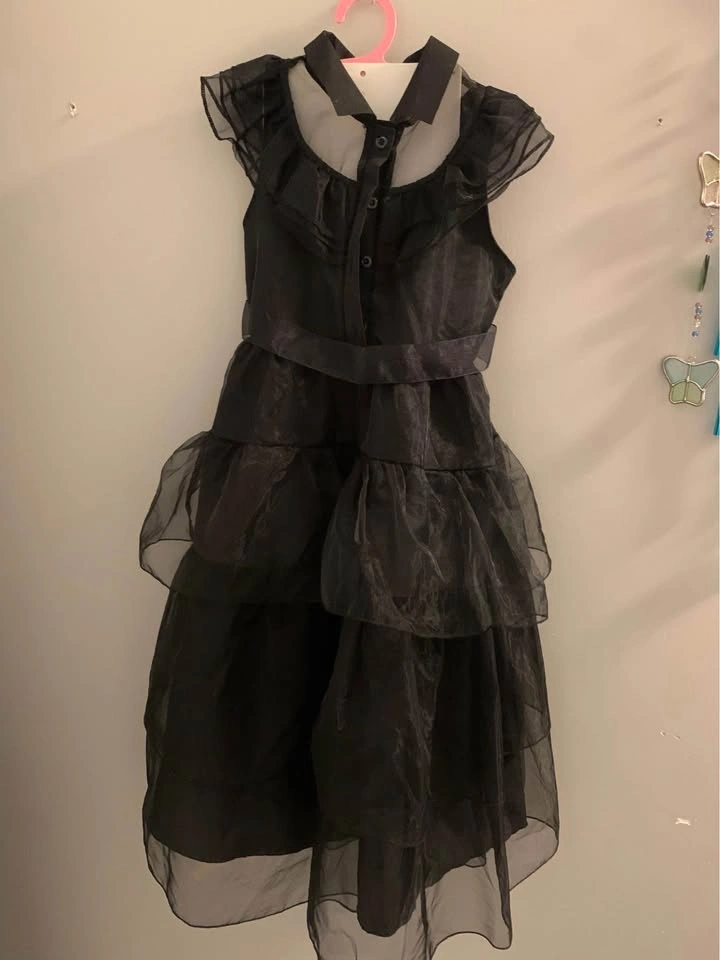 Wednesday Costume Size SM (4T)