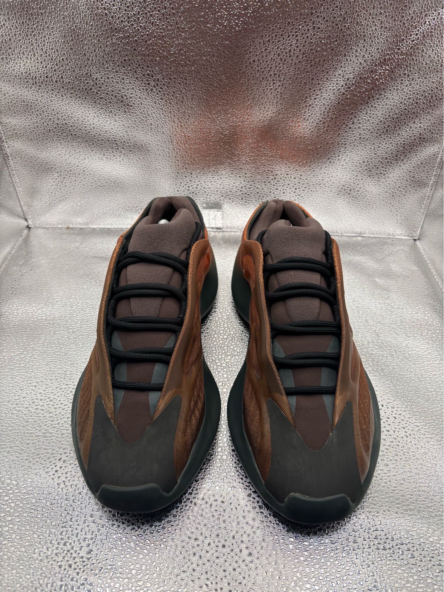 Adidas Yeezy 700 v3 Copper Fade - Size 10 Men's - photo 2