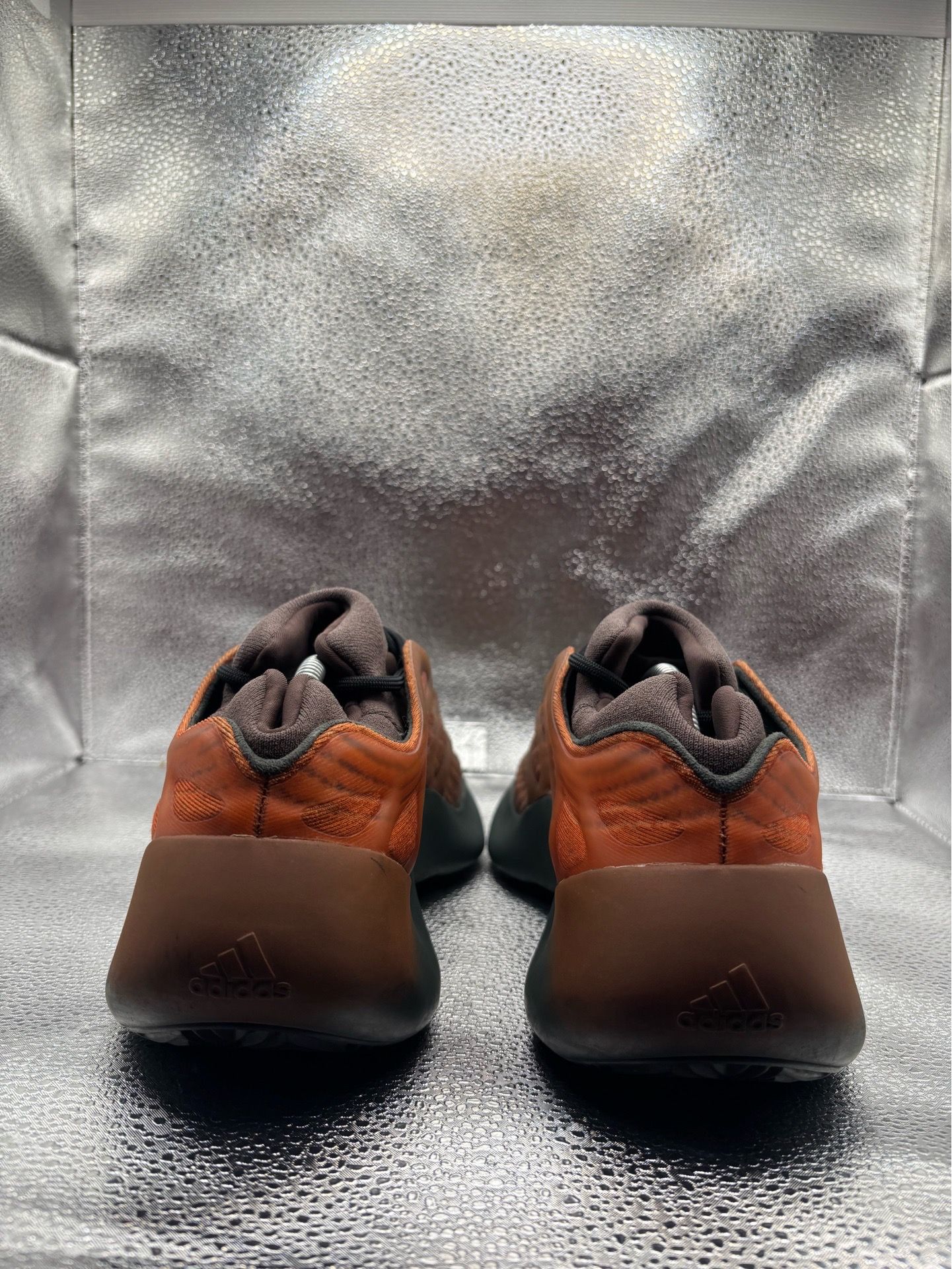 Adidas Yeezy 700 v3 Copper Fade - Size 10 Men's - photo 4
