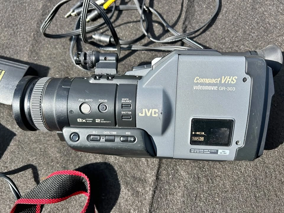 Vintage JVC VideoMovie GR-303 VHS-C Camcorder + Case