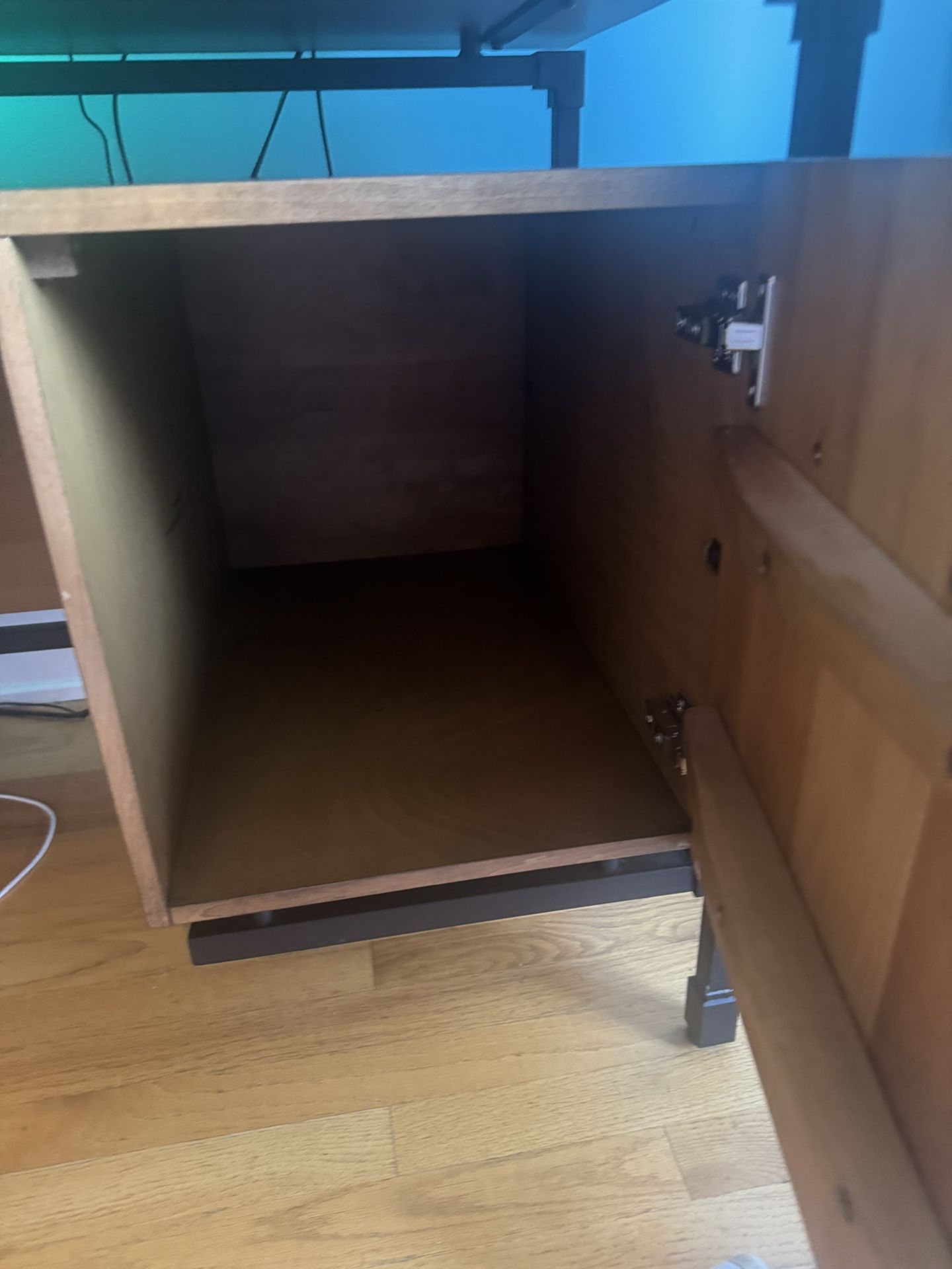 Modern Wood Desk - photo 4