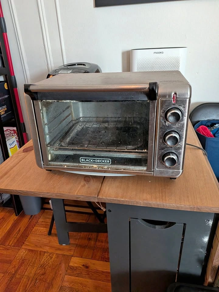 Black and Decker Toaster Oven [GF]