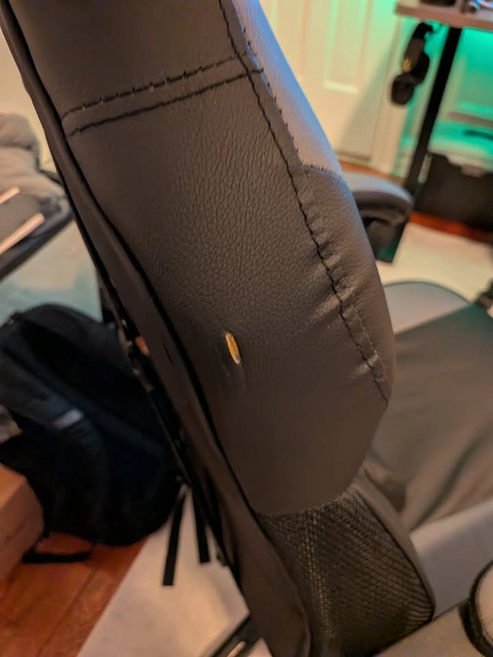 Ergonomic Gaming Chair with Footrest - photo 2