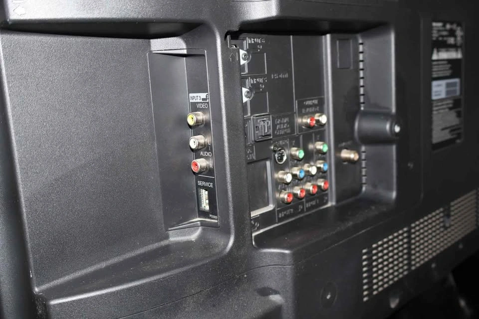 Sharp LCD TV w/ HDMI + Remote - photo 2