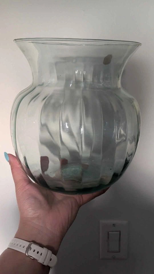 4 assorted vases - photo 2