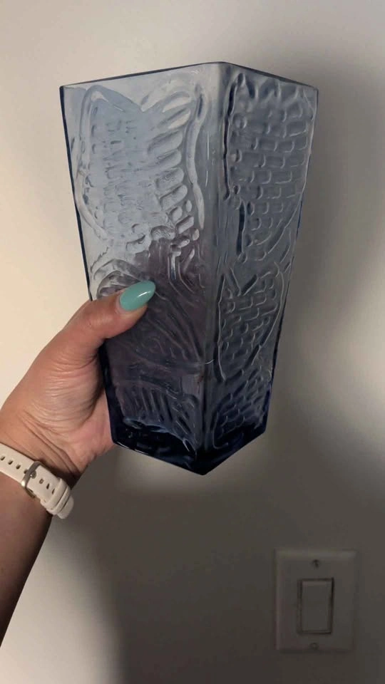 4 assorted vases - photo 3