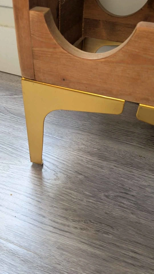 Small six bottle wine rack. Wood with Gold legs - photo 3