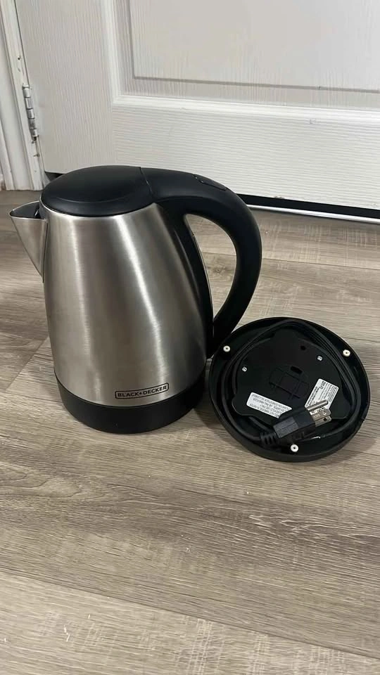 BLACK AND DECKER electric Kettle - photo 3