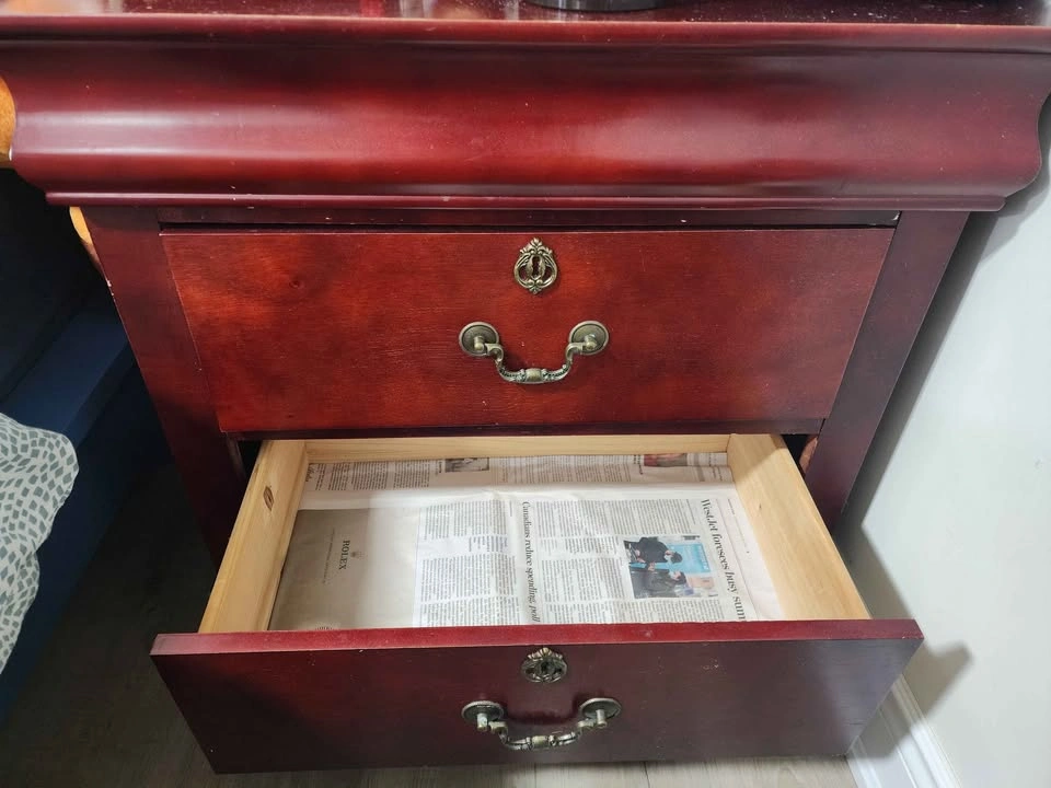 Burgundy Red Bedside Cabinet - photo 2
