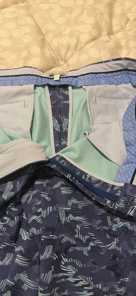 Peter Millar Golf Shorts - photo 2