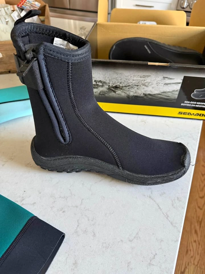 Sea Doo Wet Boots Men's Size 10