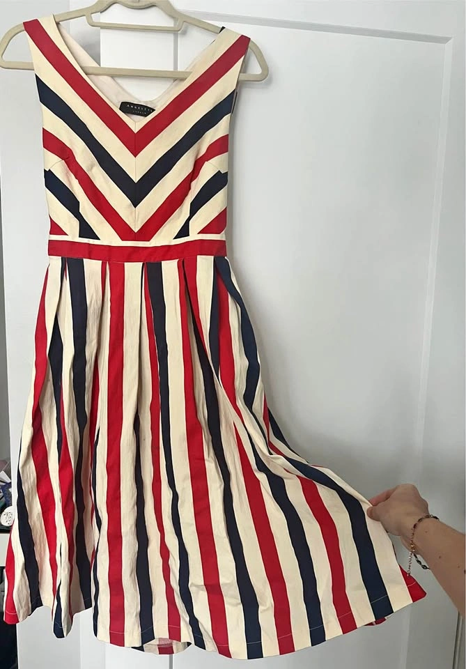 Chick Sleeveless Flare Dress