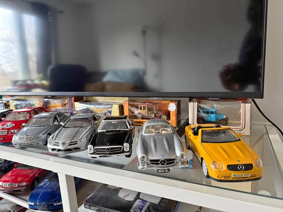 Buying Mercedes Model/Die-cast cars