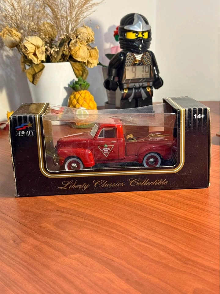 1952 Chevy Pickup Diecast – Liberty Classics Collectible